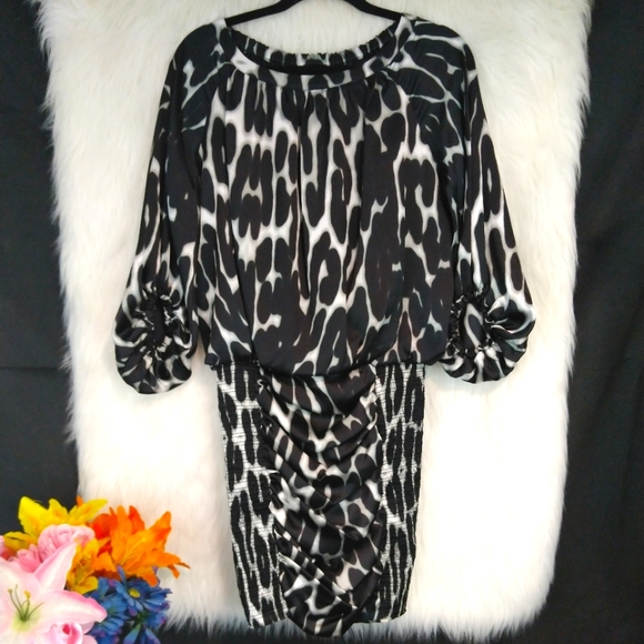 Jessica Simpson Black White and Gray Animal Print Long Sleeve Dress Size 6 - Picture 2 of 10